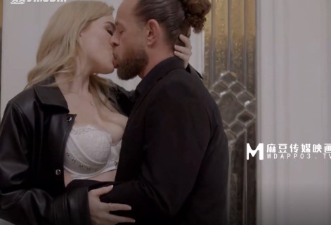 Em Diễn Viên Dáng Đẹp Ngực Bự Và Cái Lồn Cắt Tỉa Lông Gọn Gàng